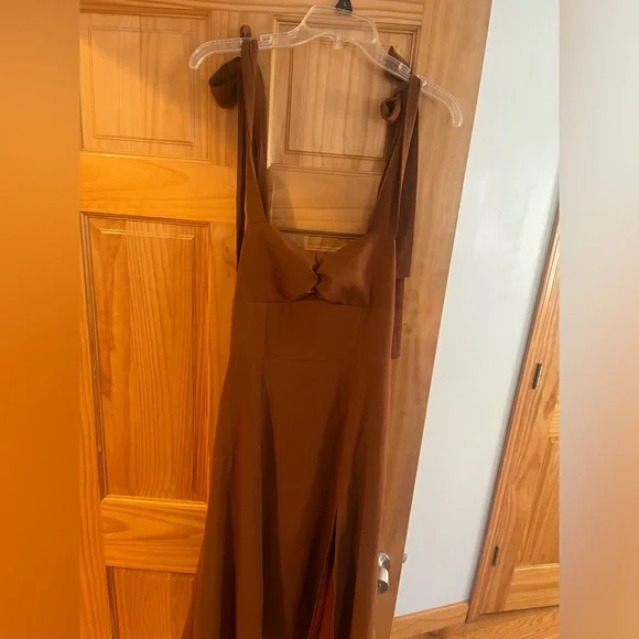 Beautiful brown dress - Picture 2 of 9